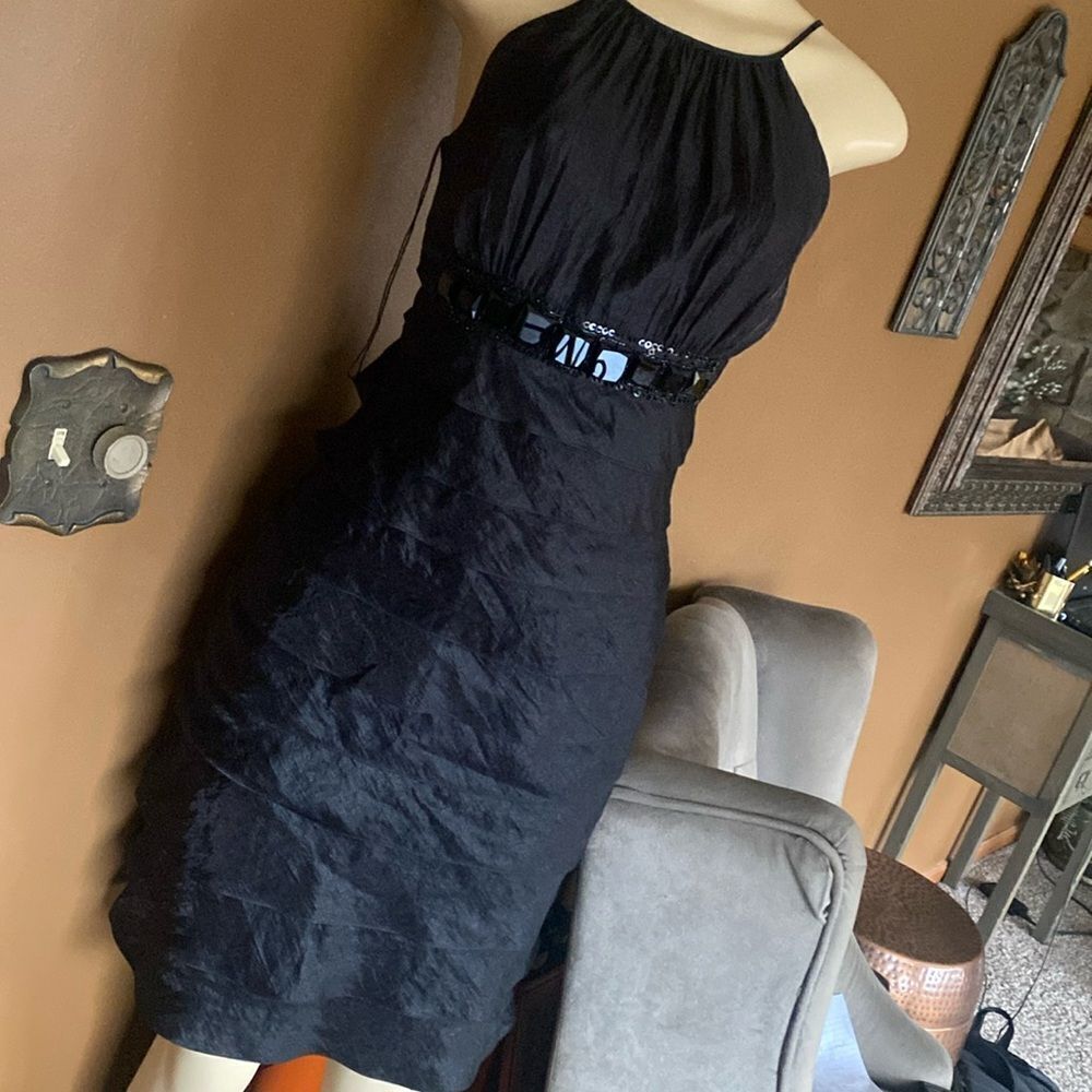 Cach’e Sexy jeweled cocktail dress Black gems Rayon size 2
